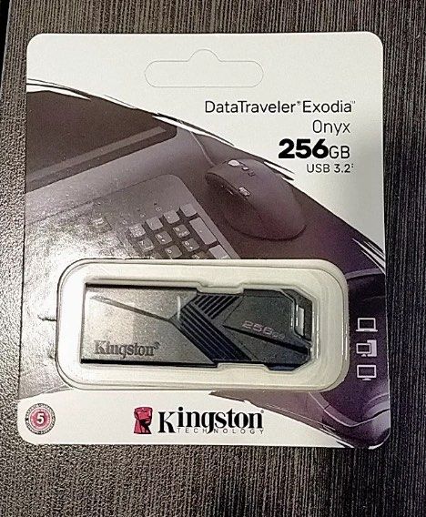 Kingston ONYX 256.0 GB Data Traveler USB 3.2 Flash Drive With Protective - WORLD TRADE FOR COMPUTER 